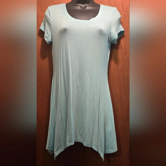 DNA Couture baby blue t-shirt tunic w/hankerchief hemline szM NWT - Picture 2 of 5